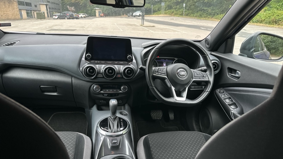 Nissan Juke 1.0 DiG-T 114 N-Connecta 5dr DCT Petrol Hatchback - Image 10