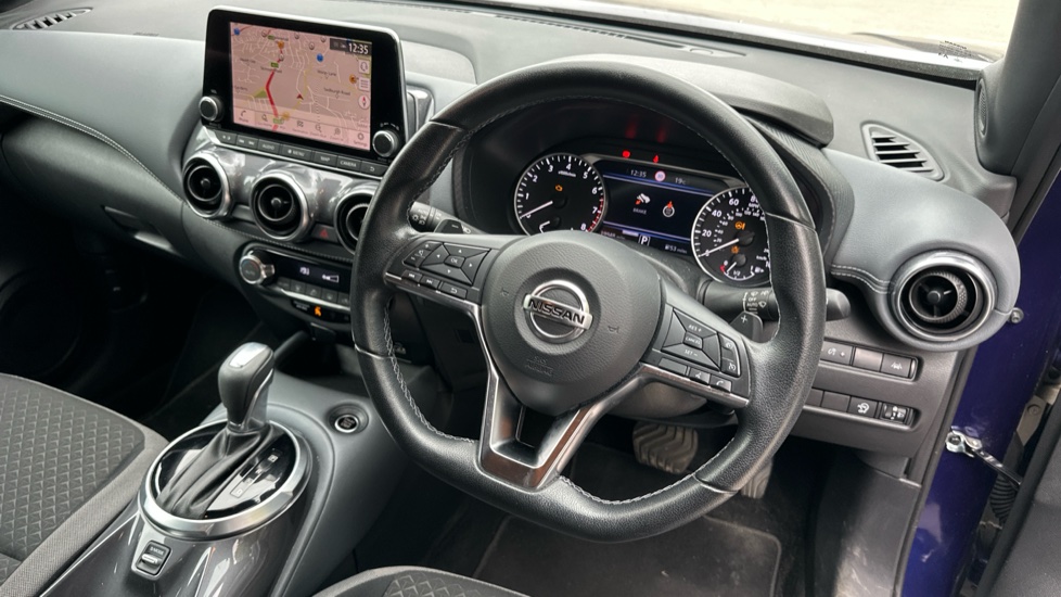 Nissan Juke 1.0 DiG-T 114 N-Connecta 5dr DCT Petrol Hatchback - Image 11