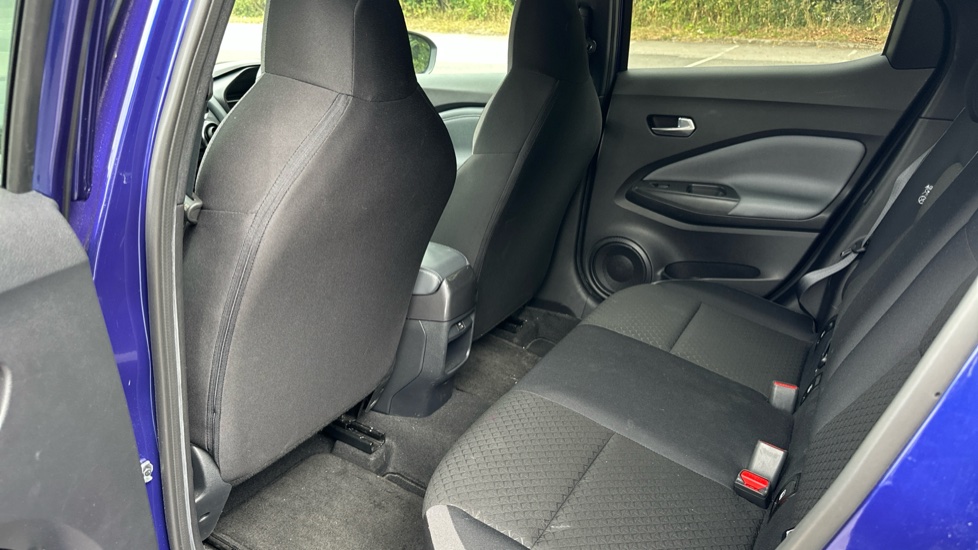 Nissan Juke 1.0 DiG-T 114 N-Connecta 5dr DCT Petrol Hatchback - Image 16