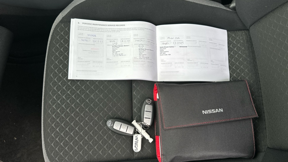 Nissan Juke 1.0 DiG-T 114 N-Connecta 5dr DCT Petrol Hatchback - Image 19