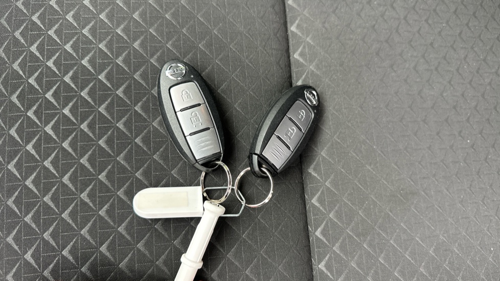 Nissan Juke 1.0 DiG-T 114 N-Connecta 5dr DCT Petrol Hatchback - Image 20