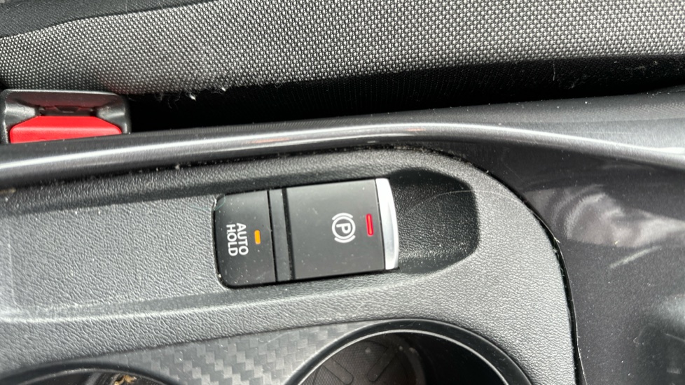 Nissan Juke 1.0 DiG-T 114 N-Connecta 5dr DCT Petrol Hatchback - Image 29