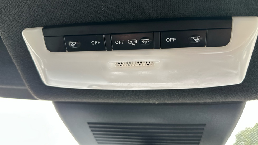 Nissan Juke 1.0 DiG-T 114 N-Connecta 5dr DCT Petrol Hatchback - Image 30