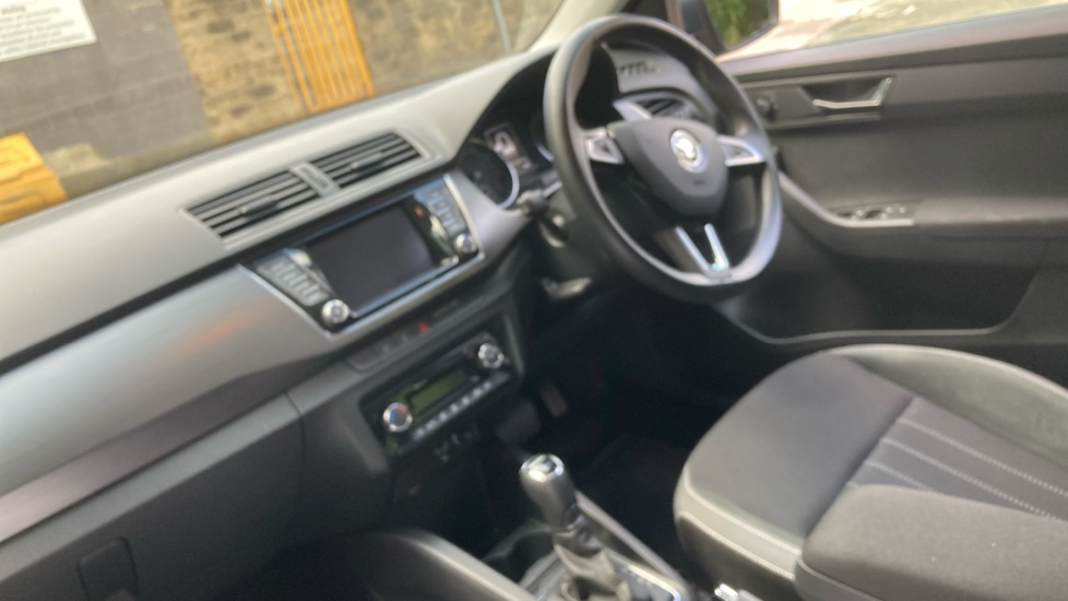 Skoda Fabia 1.0 TSI 110 SE L 5dr DSG Petrol Hatchback - Image 9