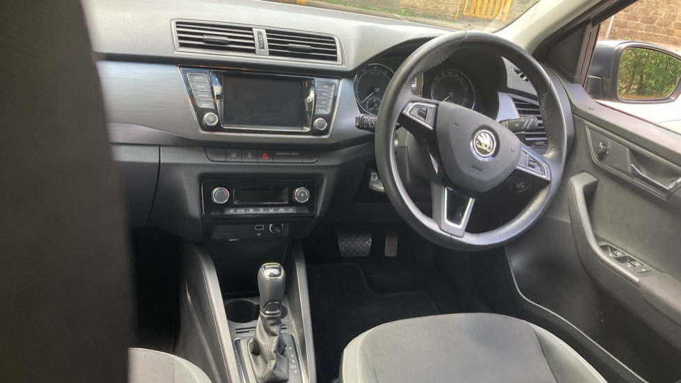 Skoda Fabia 1.0 TSI 110 SE L 5dr DSG Petrol Hatchback - Image 10