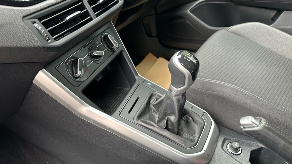 Volkswagen Polo 1.0 Life 5dr Petrol Hatchback - Image 13