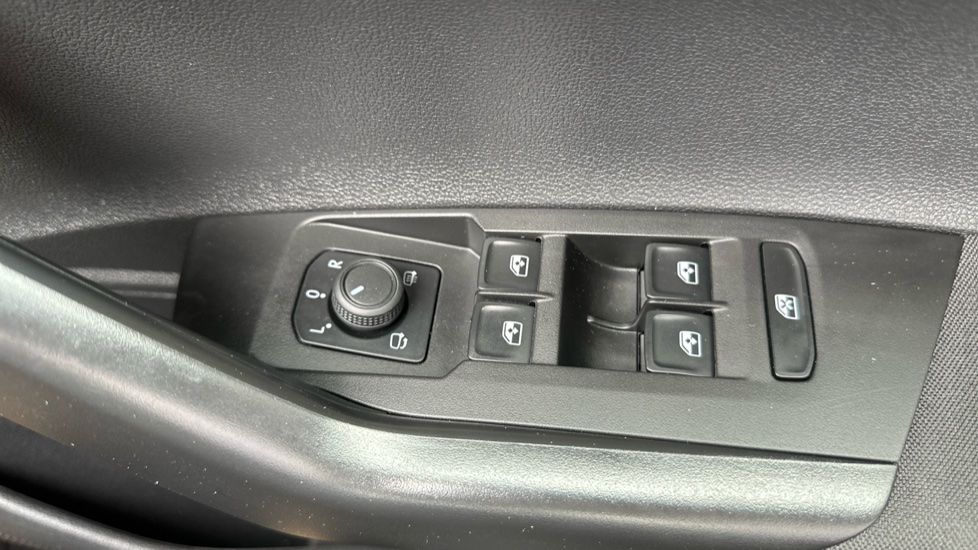 Volkswagen Polo 1.0 Life 5dr Petrol Hatchback - Image 28