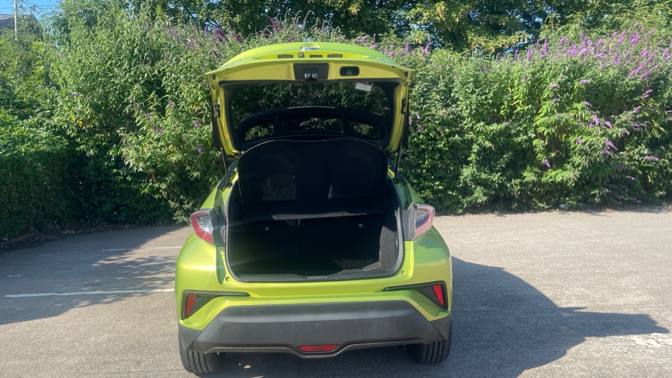 Toyota C-HR 1.8 Hybrid Lime Edition 5dr CVT Hybrid Hatchback - Image 4