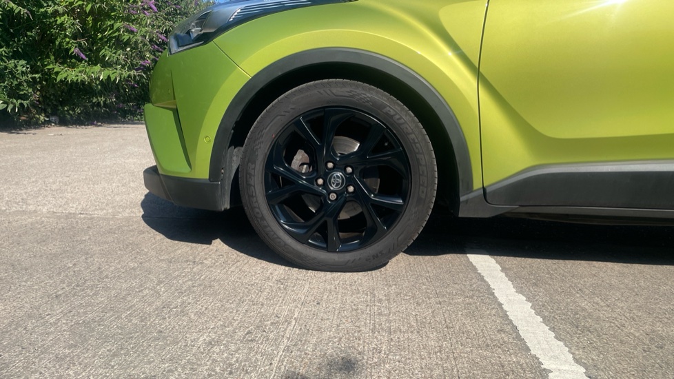 Toyota C-HR 1.8 Hybrid Lime Edition 5dr CVT Hybrid Hatchback - Image 7