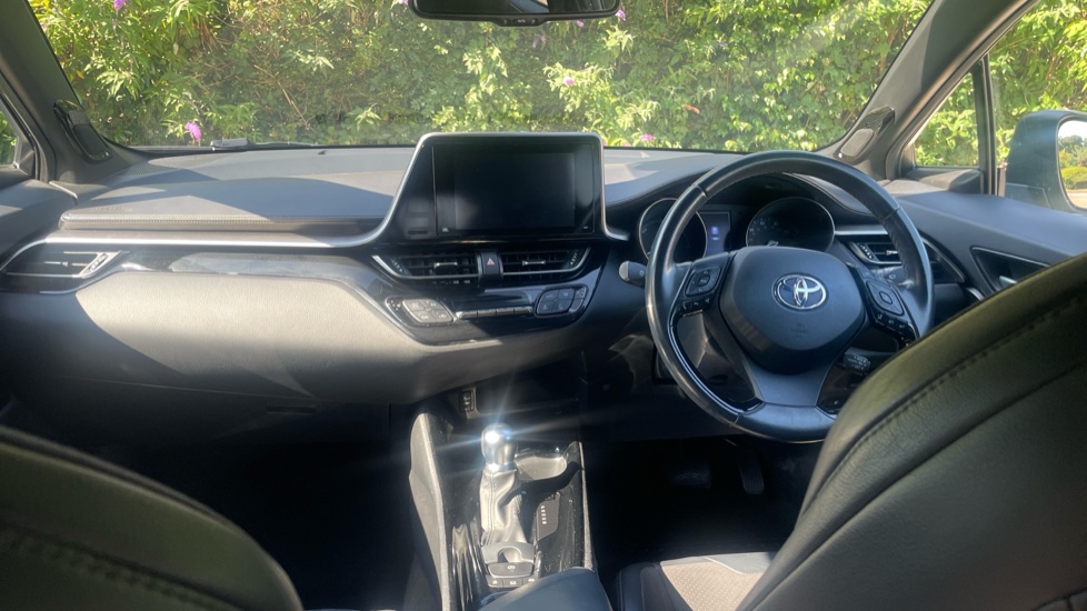 Toyota C-HR 1.8 Hybrid Lime Edition 5dr CVT Hybrid Hatchback - Image 10