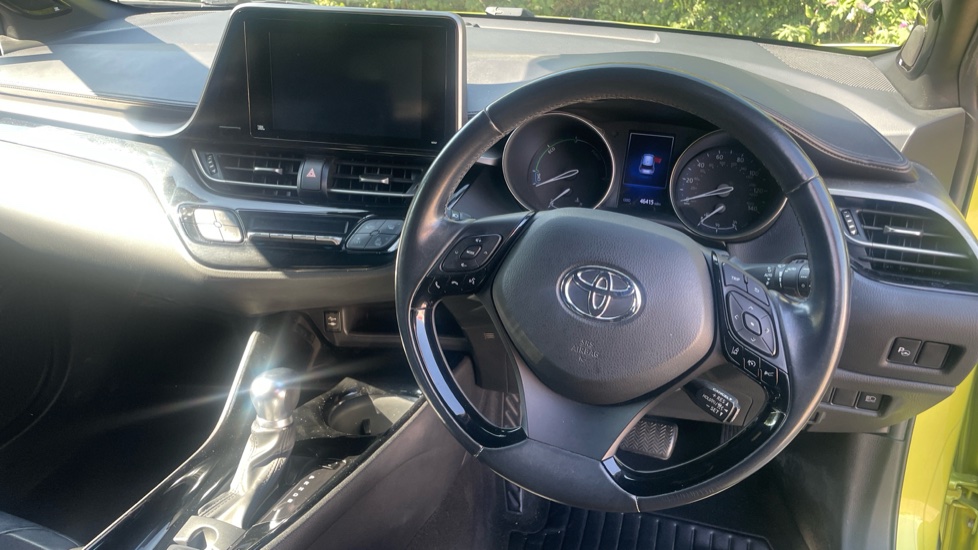 Toyota C-HR 1.8 Hybrid Lime Edition 5dr CVT Hybrid Hatchback - Image 11