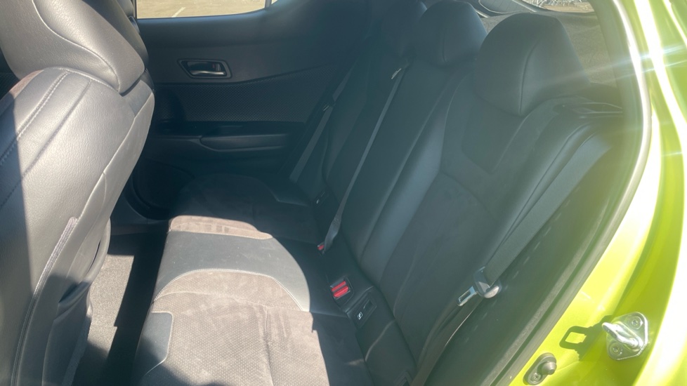 Toyota C-HR 1.8 Hybrid Lime Edition 5dr CVT Hybrid Hatchback - Image 16