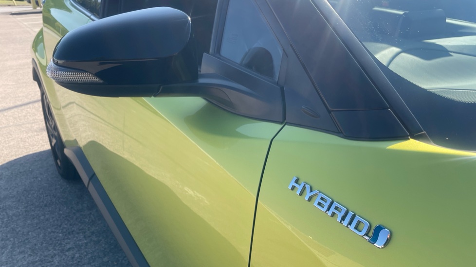 Toyota C-HR 1.8 Hybrid Lime Edition 5dr CVT Hybrid Hatchback - Image 23