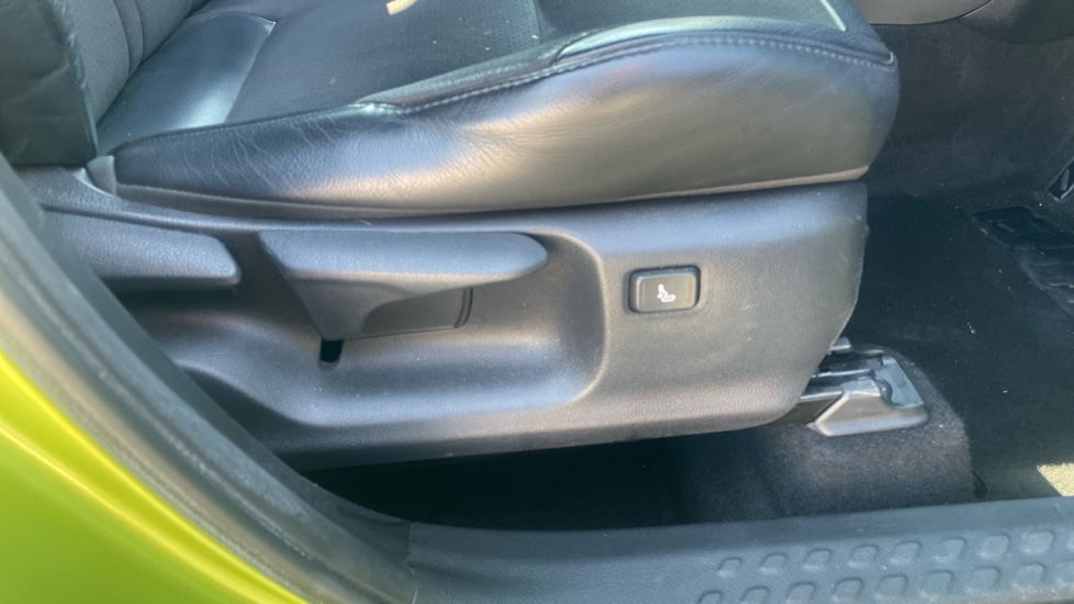 Toyota C-HR 1.8 Hybrid Lime Edition 5dr CVT Hybrid Hatchback - Image 27