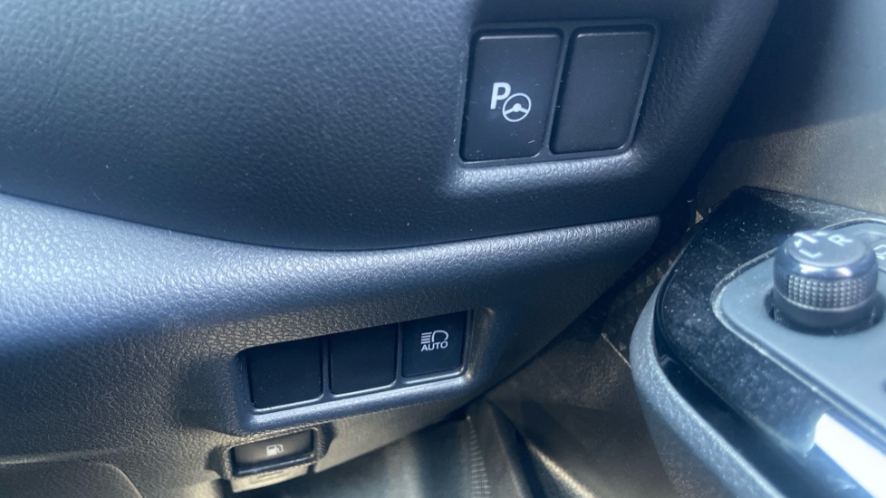 Toyota C-HR 1.8 Hybrid Lime Edition 5dr CVT Hybrid Hatchback - Image 28