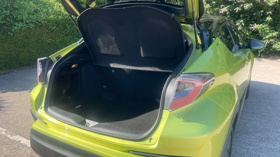Toyota C-HR 1.8 Hybrid Lime Edition 5dr CVT Hybrid Hatchback - Image 39