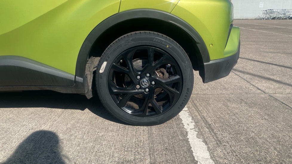 Toyota C-HR 1.8 Hybrid Lime Edition 5dr CVT Hybrid Hatchback - Image 41