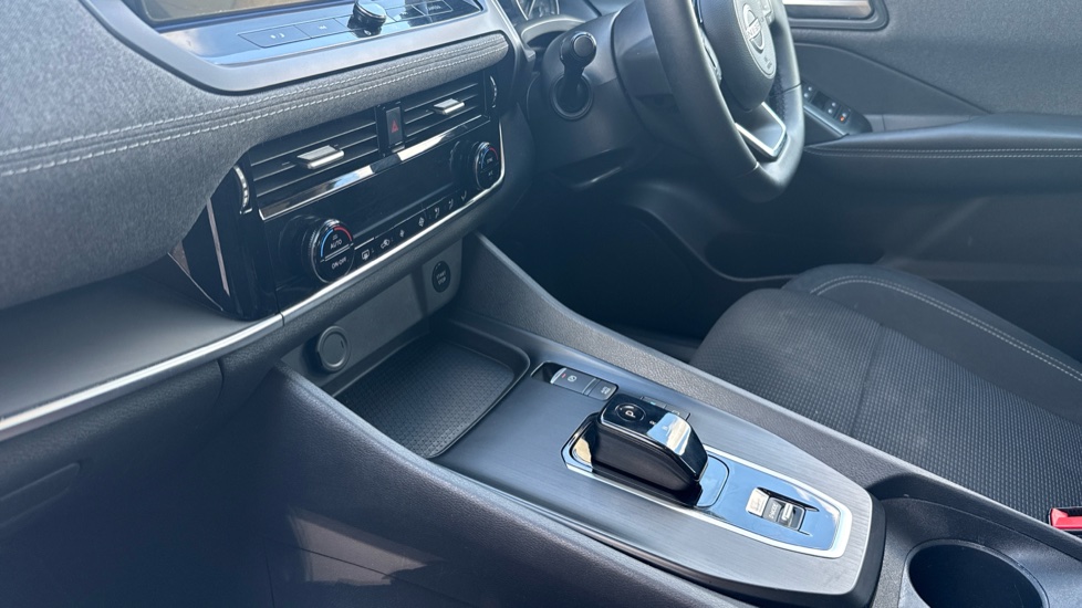 Nissan Qashqai 1.5 E-Power Acenta Premium 5dr Auto Hybrid Hatchback - Image 13