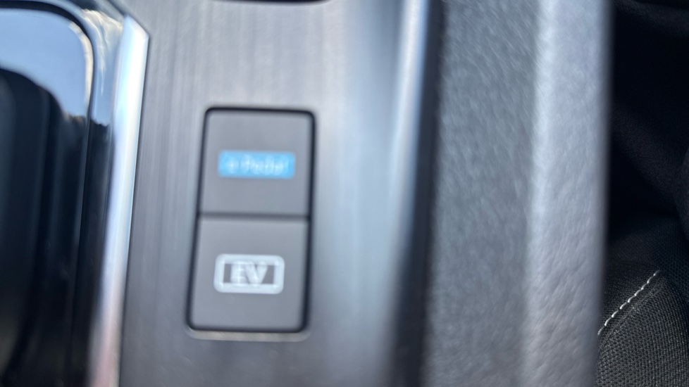 Nissan Qashqai 1.5 E-Power Acenta Premium 5dr Auto Hybrid Hatchback - Image 25