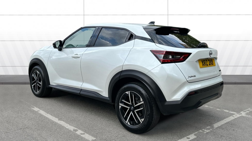 Nissan Juke 1.6 Hybrid N-Connecta 5dr Auto Hybrid Hatchback - Image 2