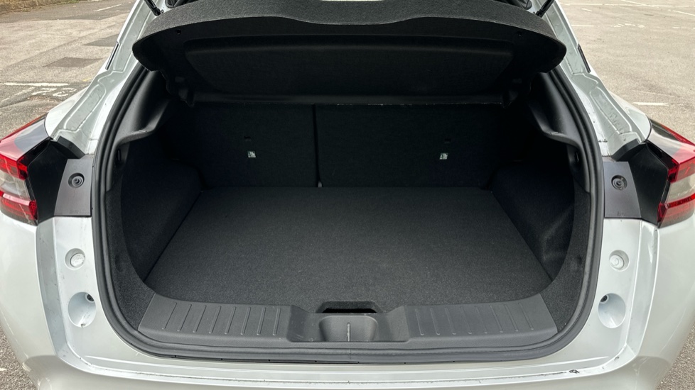 Nissan Juke 1.6 Hybrid N-Connecta 5dr Auto Hybrid Hatchback - Image 4