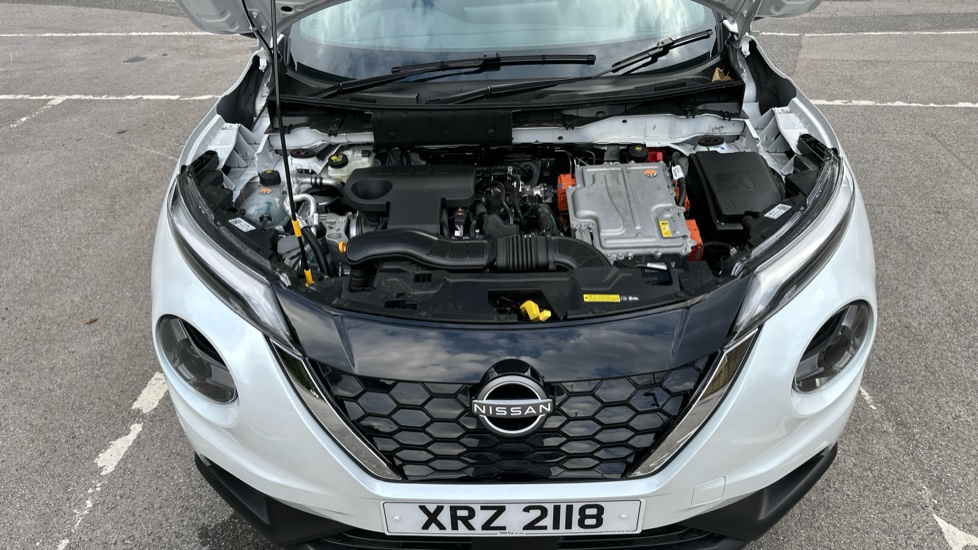 Nissan Juke 1.6 Hybrid N-Connecta 5dr Auto Hybrid Hatchback - Image 8