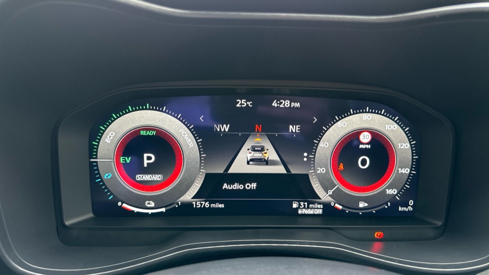 Nissan Juke 1.6 Hybrid N-Connecta 5dr Auto Hybrid Hatchback - Image 18