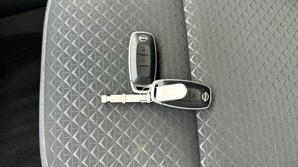 Nissan Juke 1.6 Hybrid N-Connecta 5dr Auto Hybrid Hatchback - Image 20