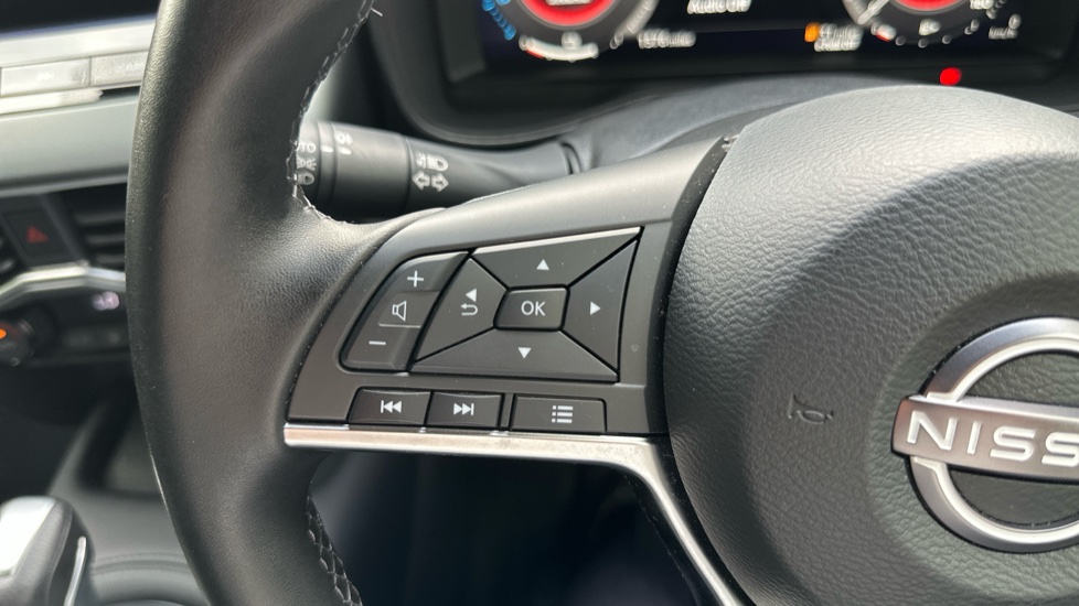 Nissan Juke 1.6 Hybrid N-Connecta 5dr Auto Hybrid Hatchback - Image 21