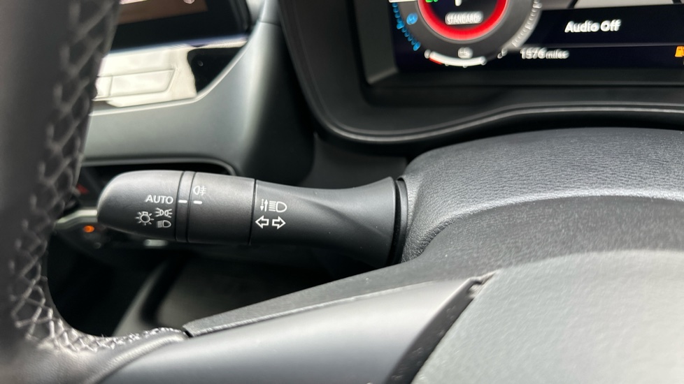 Nissan Juke 1.6 Hybrid N-Connecta 5dr Auto Hybrid Hatchback - Image 23