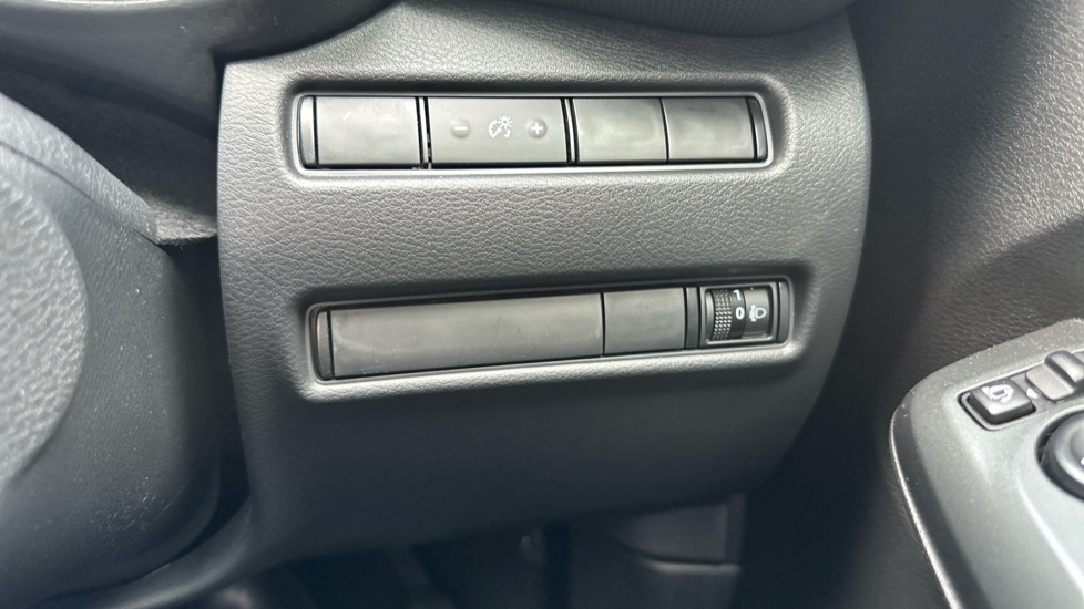 Nissan Juke 1.6 Hybrid N-Connecta 5dr Auto Hybrid Hatchback - Image 25