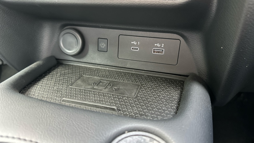 Nissan Juke 1.6 Hybrid N-Connecta 5dr Auto Hybrid Hatchback - Image 29
