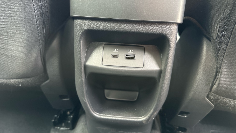 Nissan Juke 1.6 Hybrid N-Connecta 5dr Auto Hybrid Hatchback - Image 38