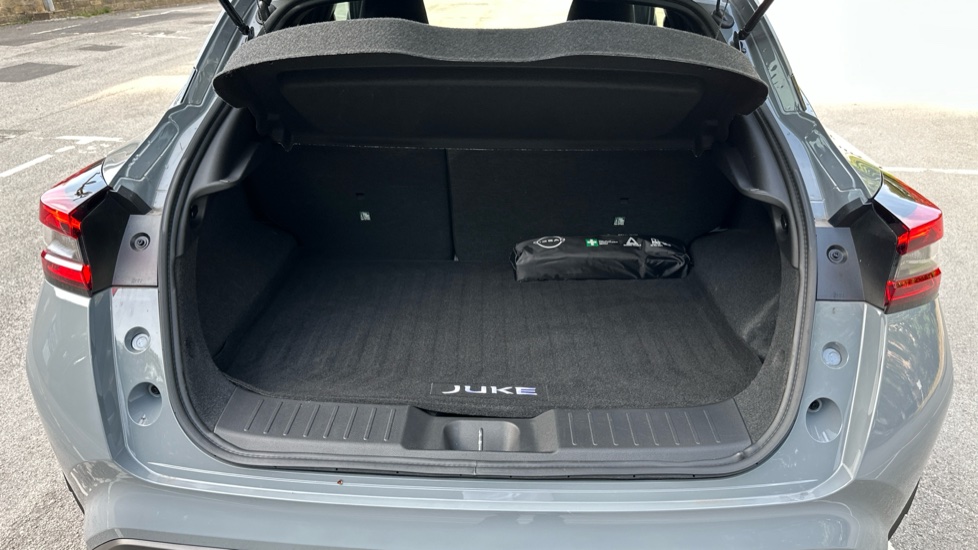 Nissan Juke 1.6 Hybrid N-Connecta 5dr Auto [Revised] Hybrid Hatchback - Image 4