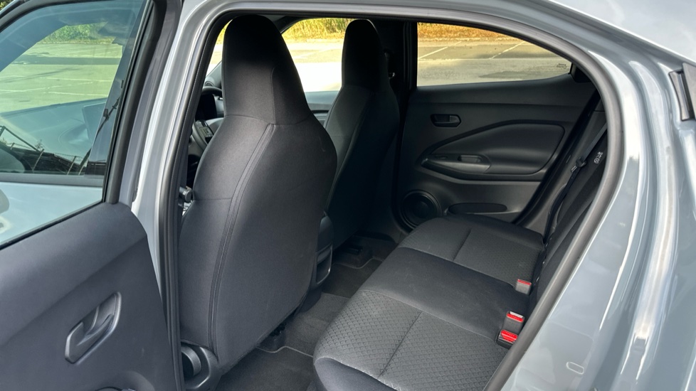 Nissan Juke 1.6 Hybrid N-Connecta 5dr Auto [Revised] Hybrid Hatchback - Image 16
