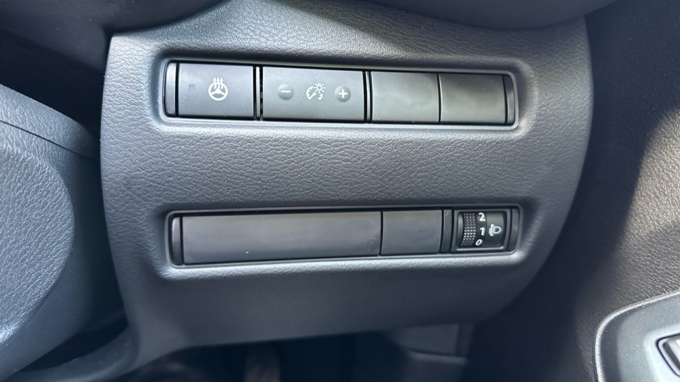 Nissan Juke 1.6 Hybrid N-Connecta 5dr Auto [Revised] Hybrid Hatchback - Image 30