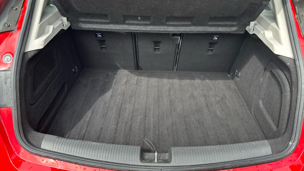 Vauxhall Astra 1.4T 16V 150 Elite 5dr Petrol Hatchback - Image 4