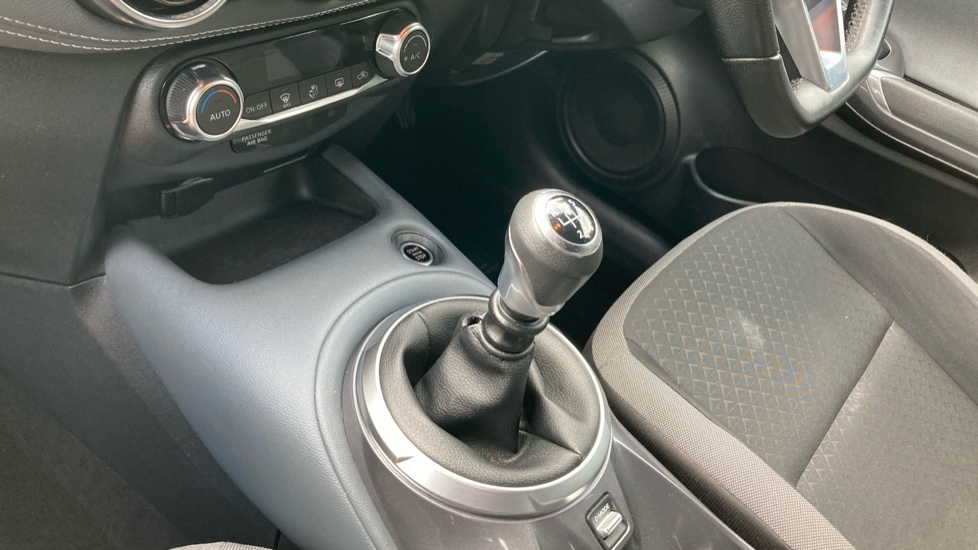 Nissan Juke 1.0 DiG-T 114 N-Connecta 5dr Petrol Hatchback - Image 13
