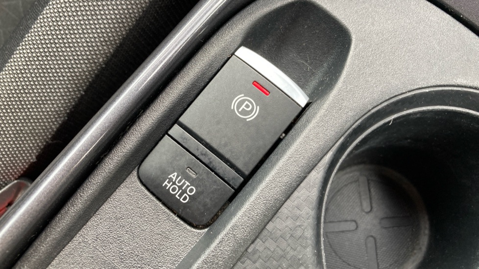 Nissan Juke 1.0 DiG-T 114 N-Connecta 5dr Petrol Hatchback - Image 25