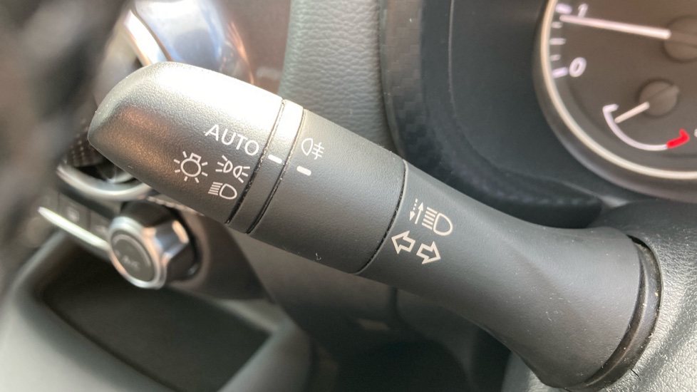 Nissan Juke 1.0 DiG-T 114 N-Connecta 5dr Petrol Hatchback - Image 33