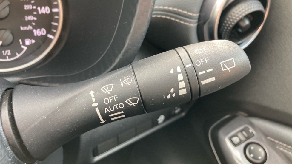 Nissan Juke 1.0 DiG-T 114 N-Connecta 5dr Petrol Hatchback - Image 34