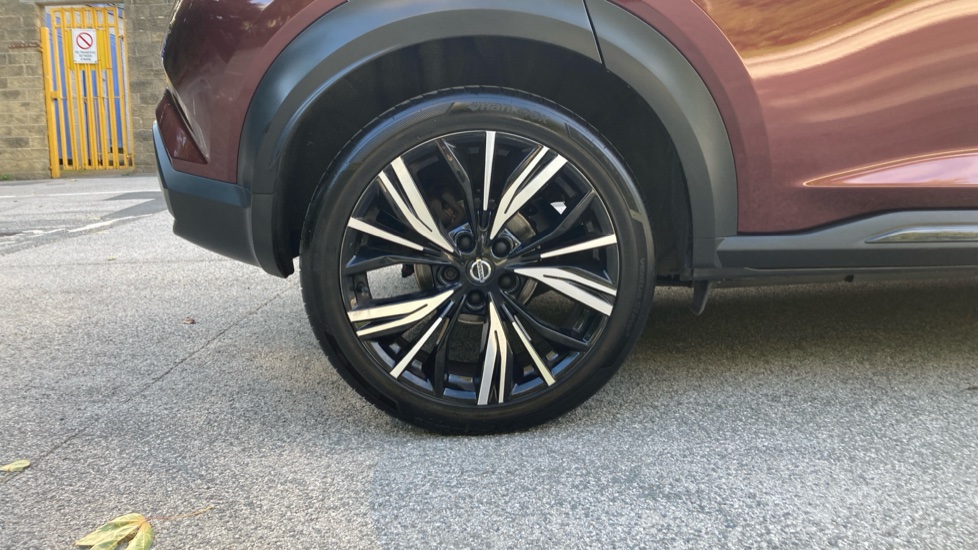 Nissan Juke 1.0 DiG-T 114 Tekna+ 5dr Petrol Hatchback - Image 7