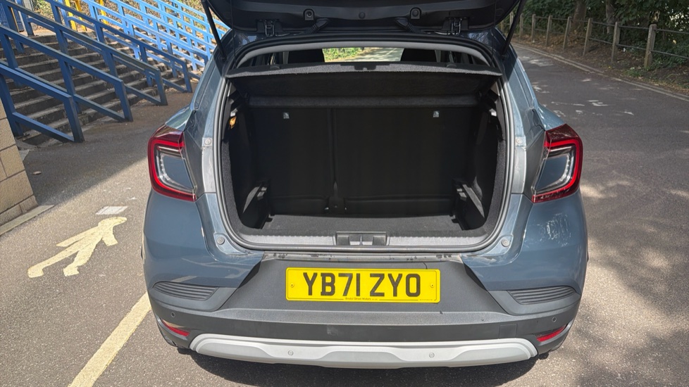 Renault Captur 1.0 TCE 90 Iconic 5dr Petrol Hatchback - Image 4