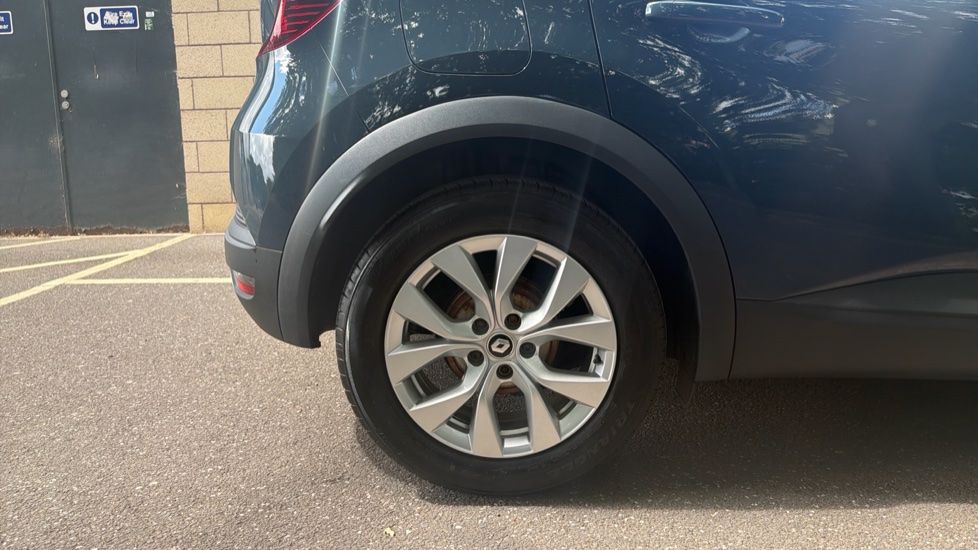 Renault Captur 1.0 TCE 90 Iconic 5dr Petrol Hatchback - Image 7