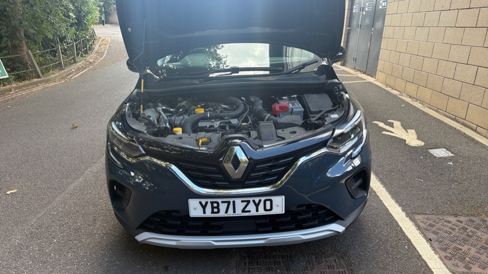Renault Captur 1.0 TCE 90 Iconic 5dr Petrol Hatchback - Image 8