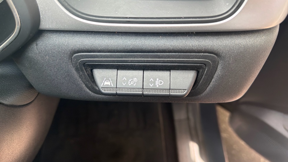 Renault Captur 1.0 TCE 90 Iconic 5dr Petrol Hatchback - Image 30