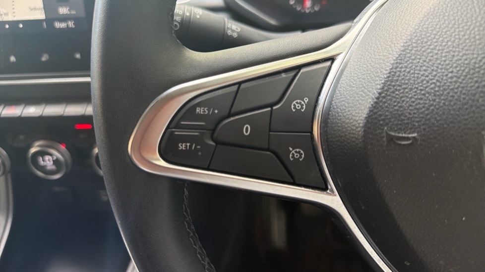 Renault Captur 1.0 TCE 90 Iconic 5dr Petrol Hatchback - Image 31