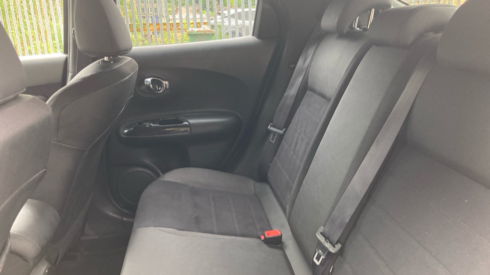 Nissan Juke 1.5 dCi N-Connecta 5dr Diesel Hatchback - Image 16