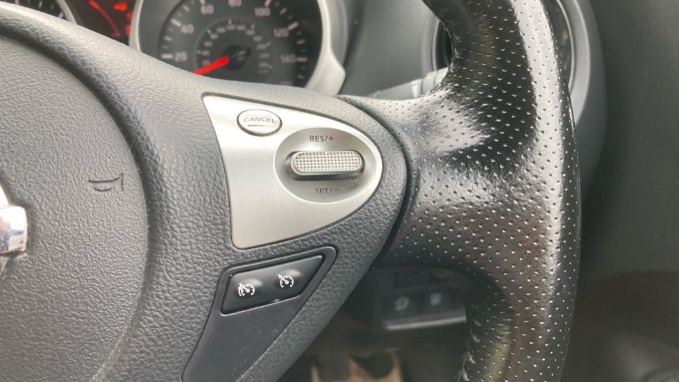 Nissan Juke 1.5 dCi N-Connecta 5dr Diesel Hatchback - Image 22