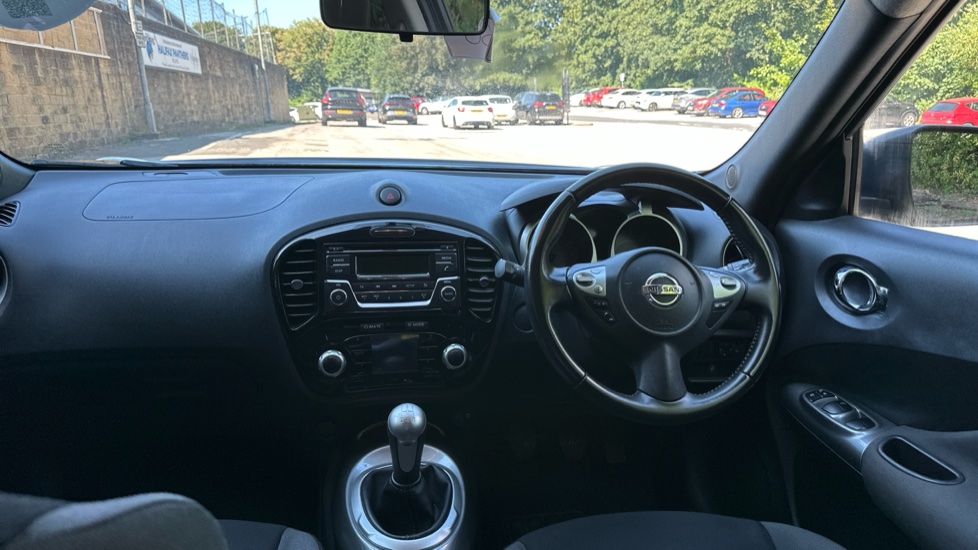 Nissan Juke 1.6 [112] Acenta 5dr Petrol Hatchback - Image 10